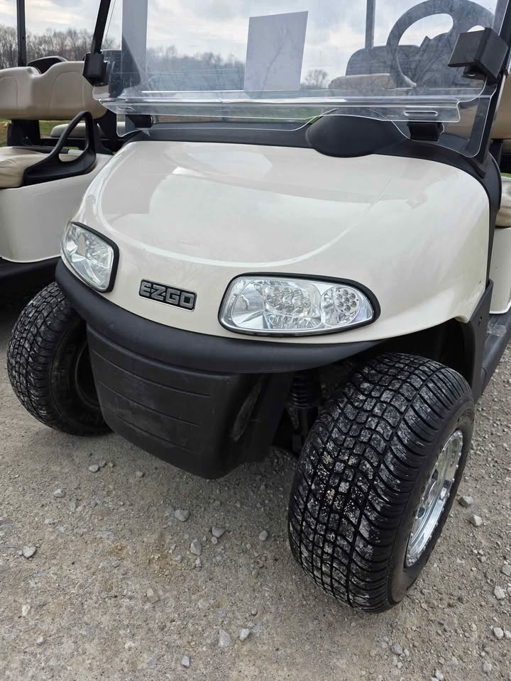 (3) 2017 Ezgo Rxv (Lithium)