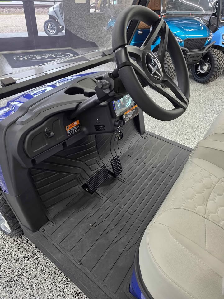 2026 Sierra LSV AX4 (Loaded) Lithium