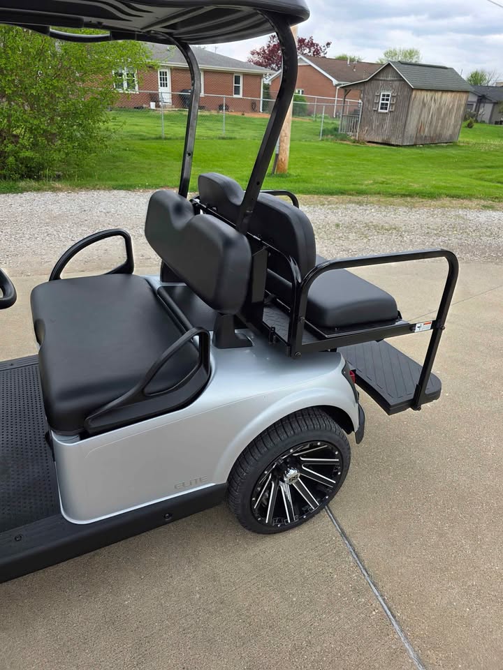 2022 EZGO RXV