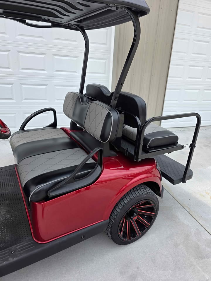 2017 EZGO RXV