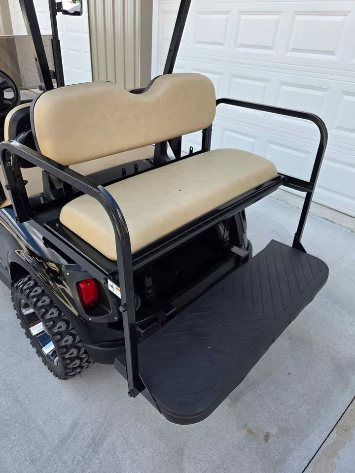 2021 EZGO RXV ELITE