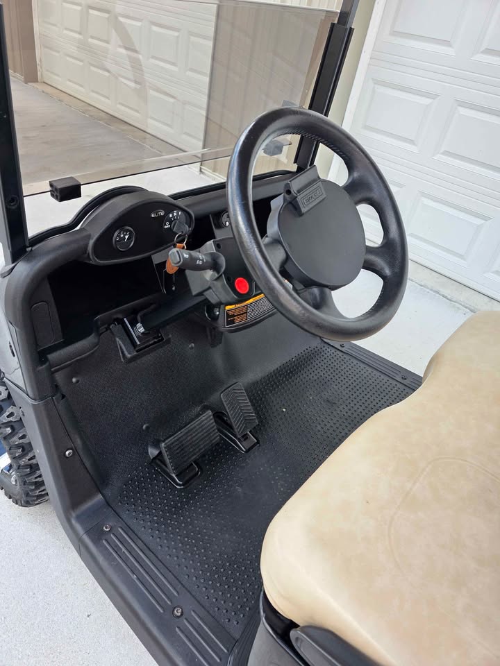 2021 EZGO RXV ELITE