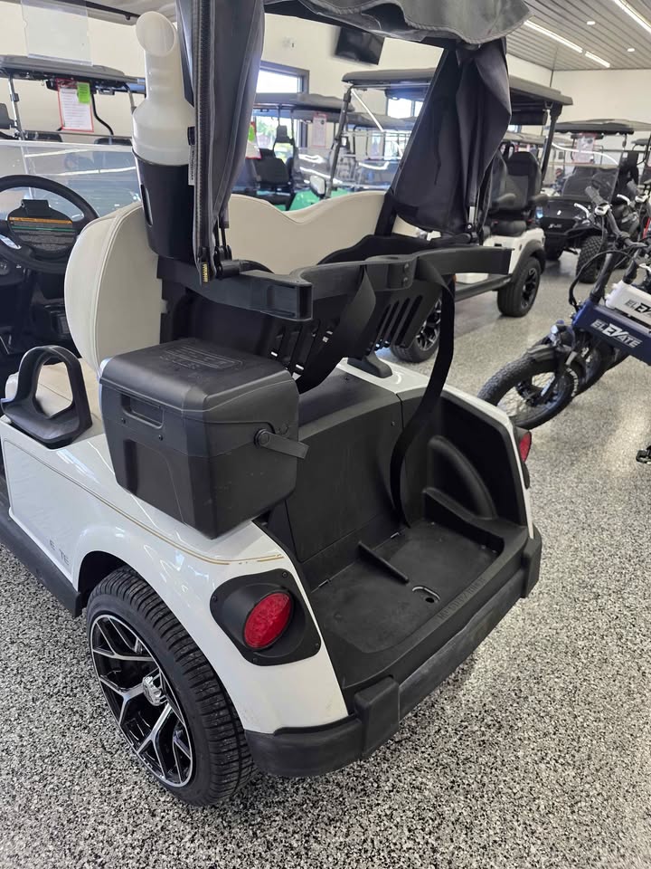 2022 Ezgo Rxv Elite (Lithium)