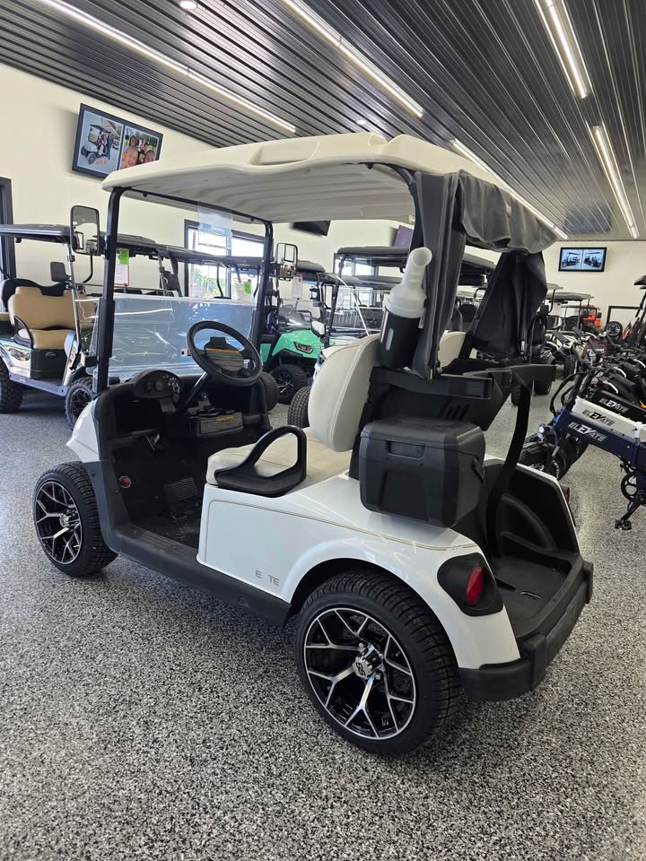 2022 Ezgo Rxv Elite (Lithium)