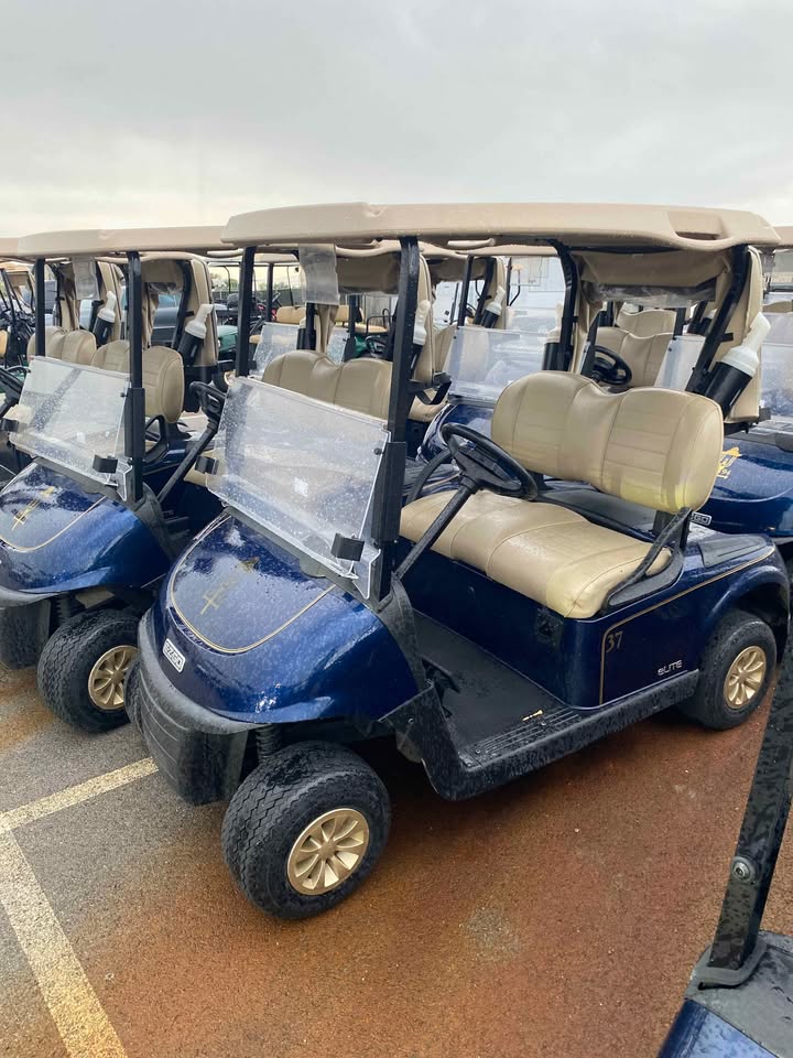 (40) 2021 Ezgo Rxv (Lithium)