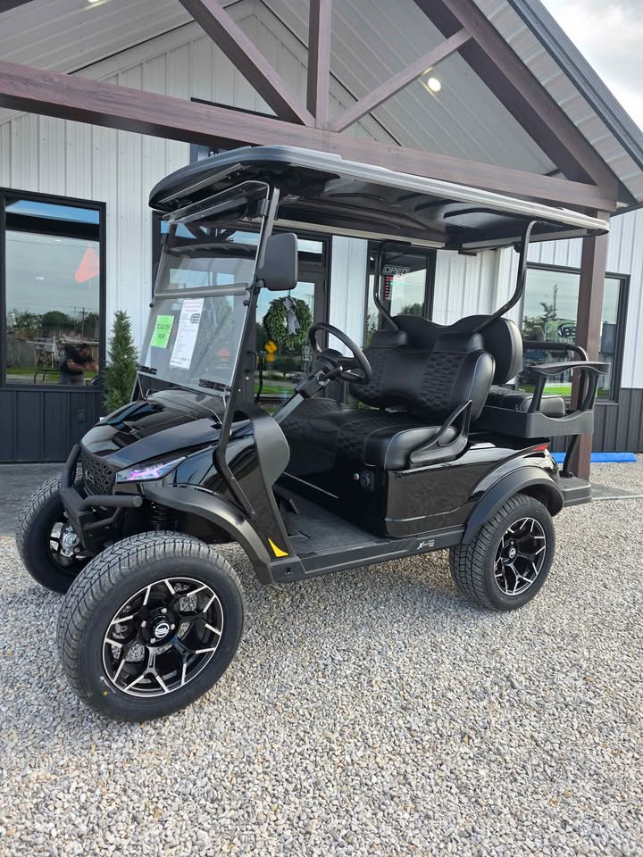 2025 MadJax X-Series X4 Lifted Eco Battery
