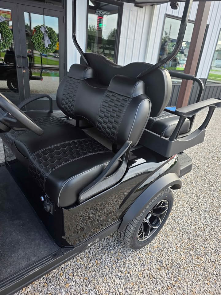 2025 MadJax X-Series X4 Lifted Eco Battery