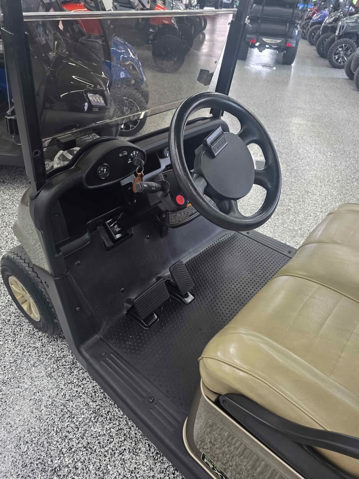 2022 EZGO RXV