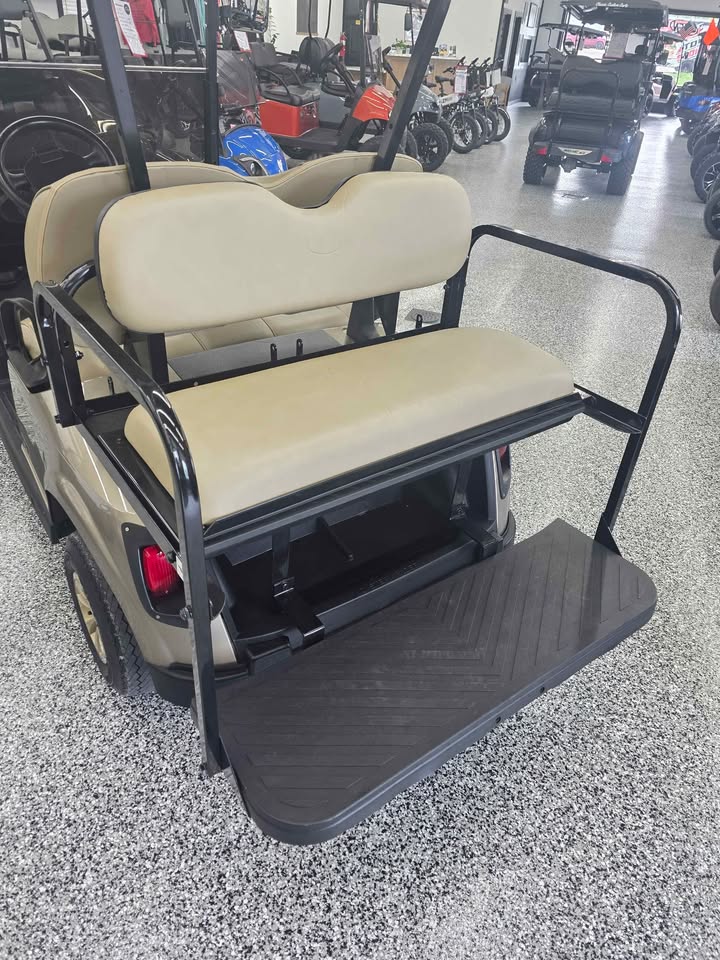 2022 EZGO RXV